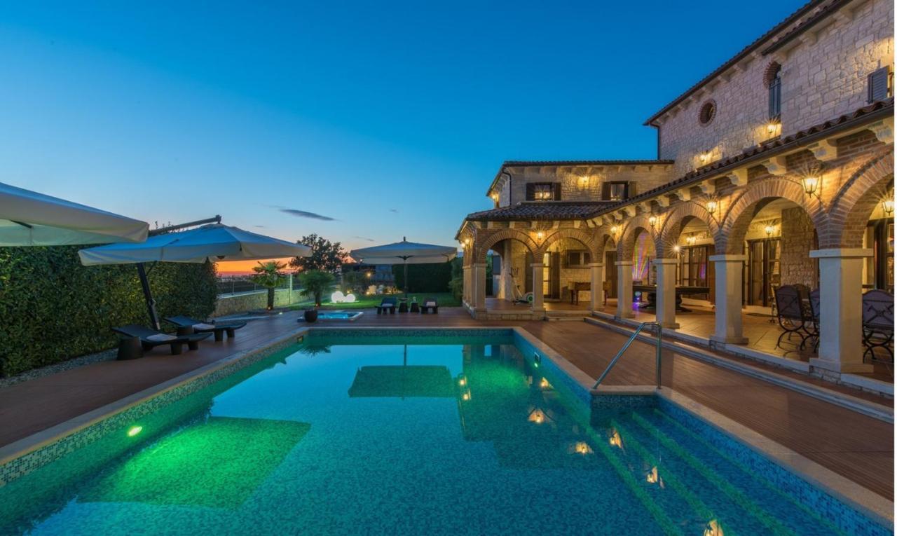 Villa Carolus-Luxurious Istrian Villa Barat  Exteriör bild