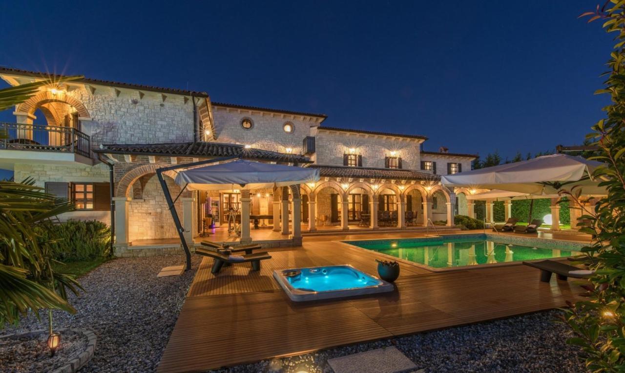Villa Carolus-Luxurious Istrian Villa Barat  Exteriör bild