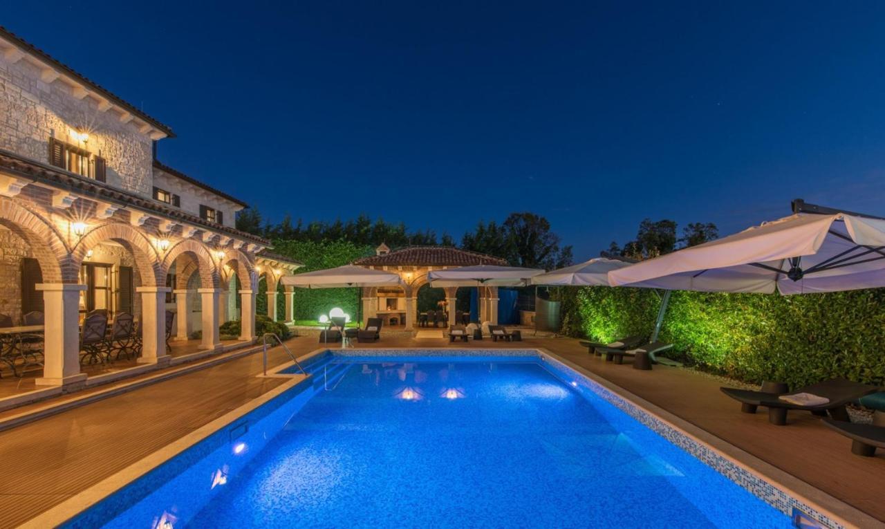 Villa Carolus-Luxurious Istrian Villa Barat  Exteriör bild