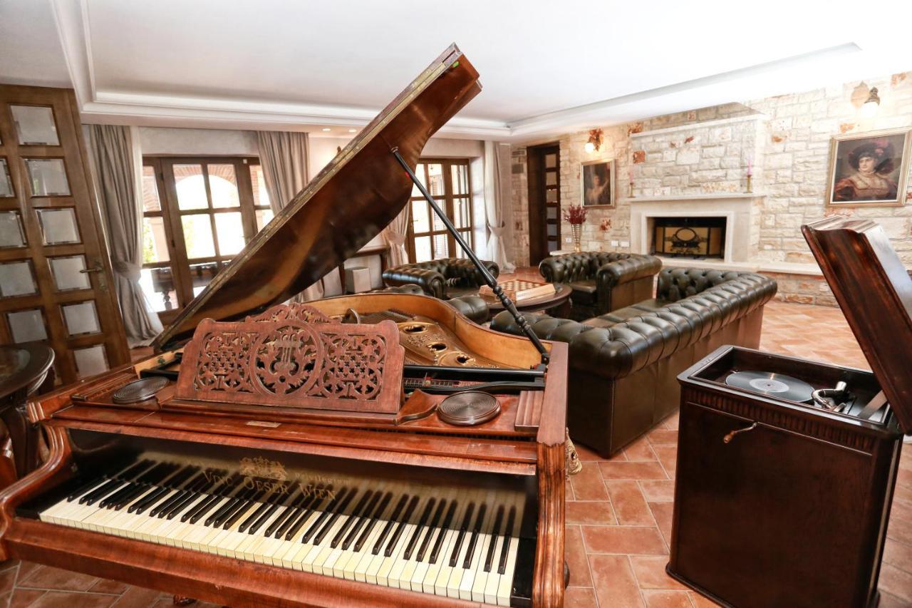 Villa Carolus-Luxurious Istrian Villa Barat  Exteriör bild